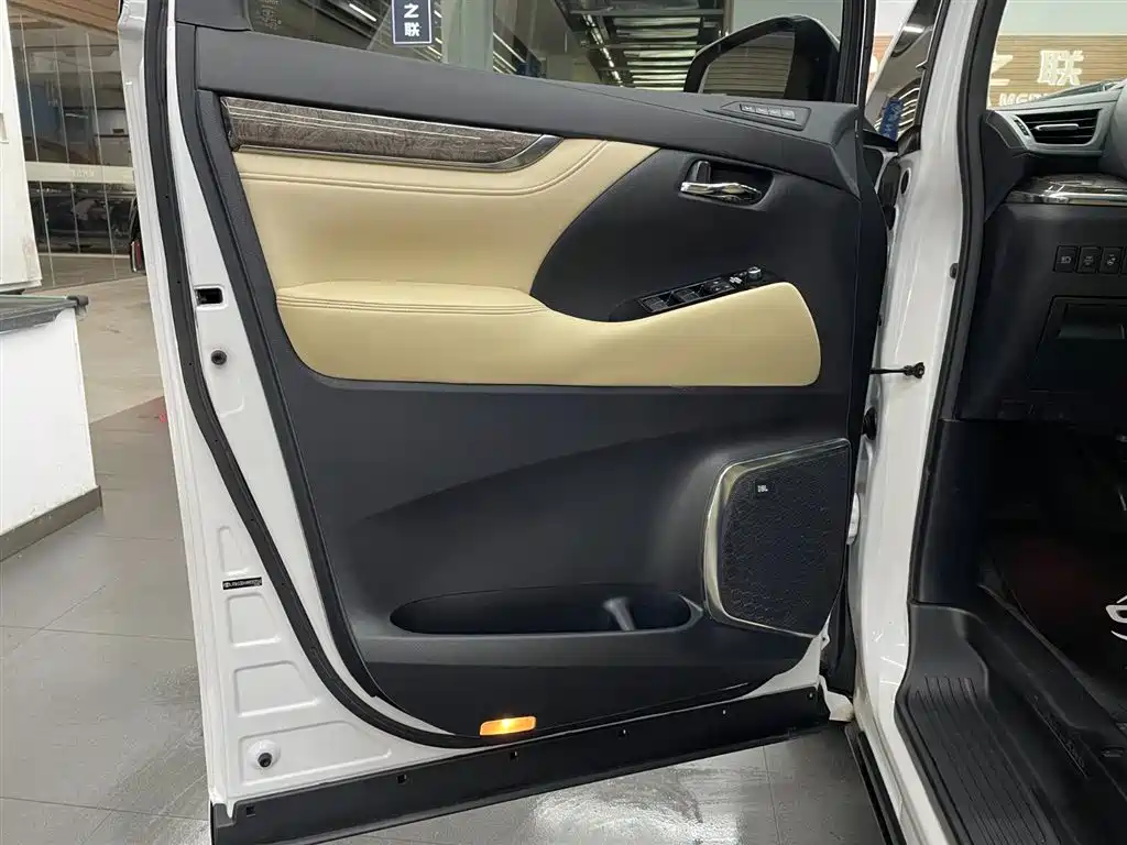 Toyota Alphard 2021 Hybrid 2.5L Premium фото 13