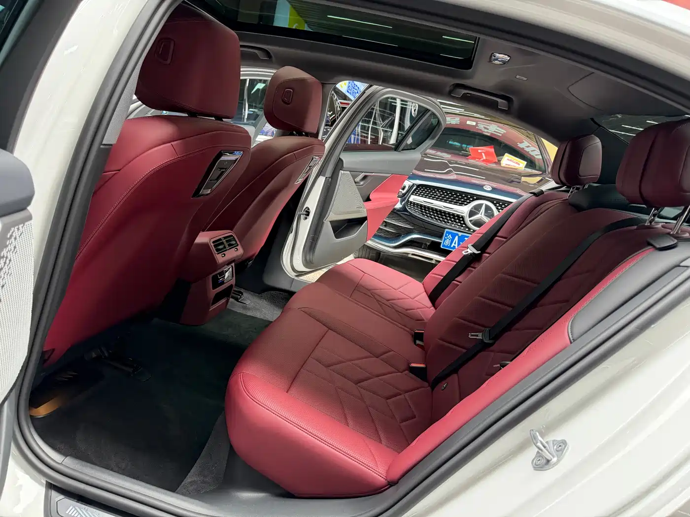 BMW 5 Series 2024 525Li M Sport Package фото 16