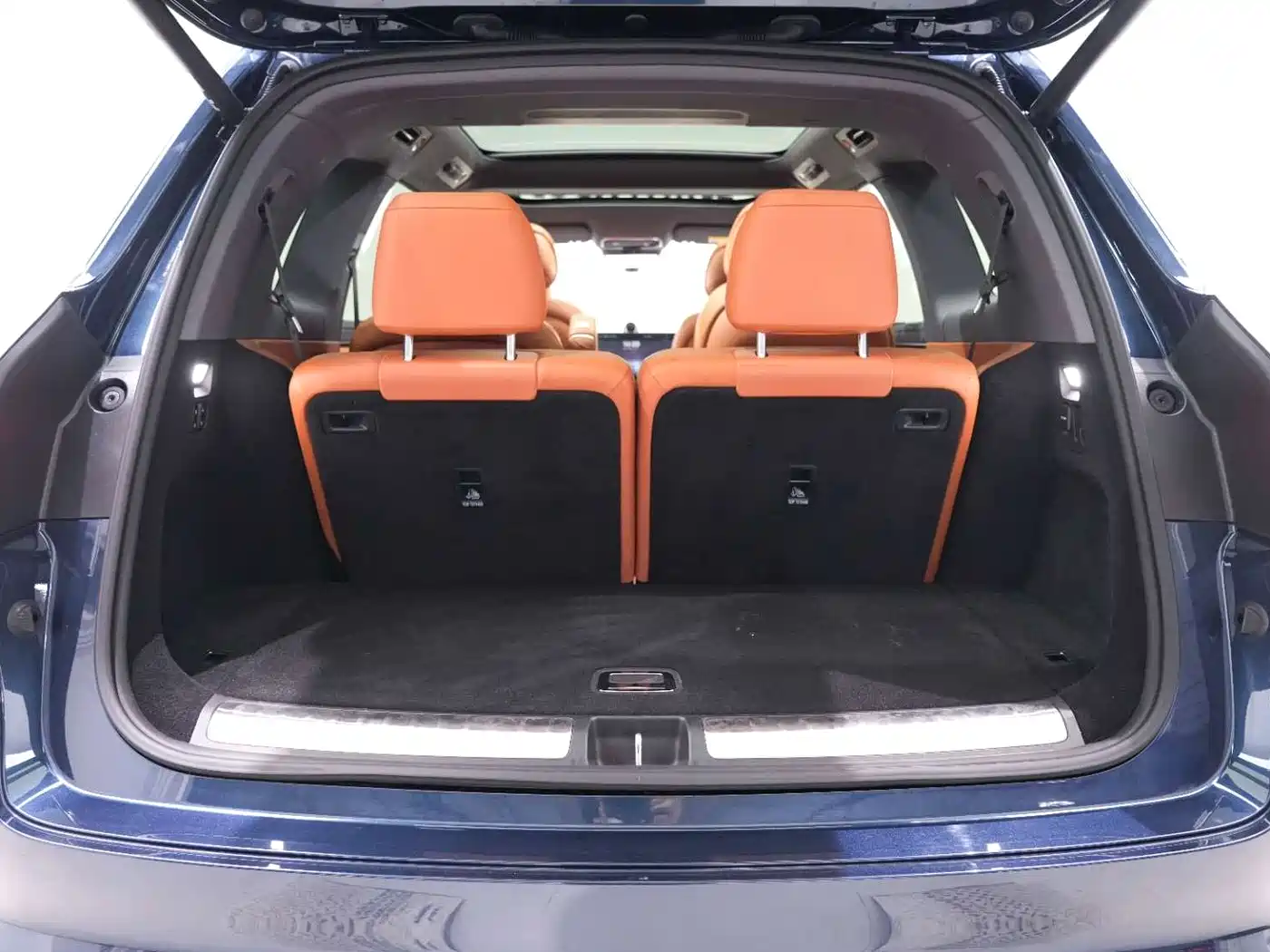 AITO Wenjie AITO M8 2025 Extended Range Ultra 53.4kWh 6-Seater фото 13
