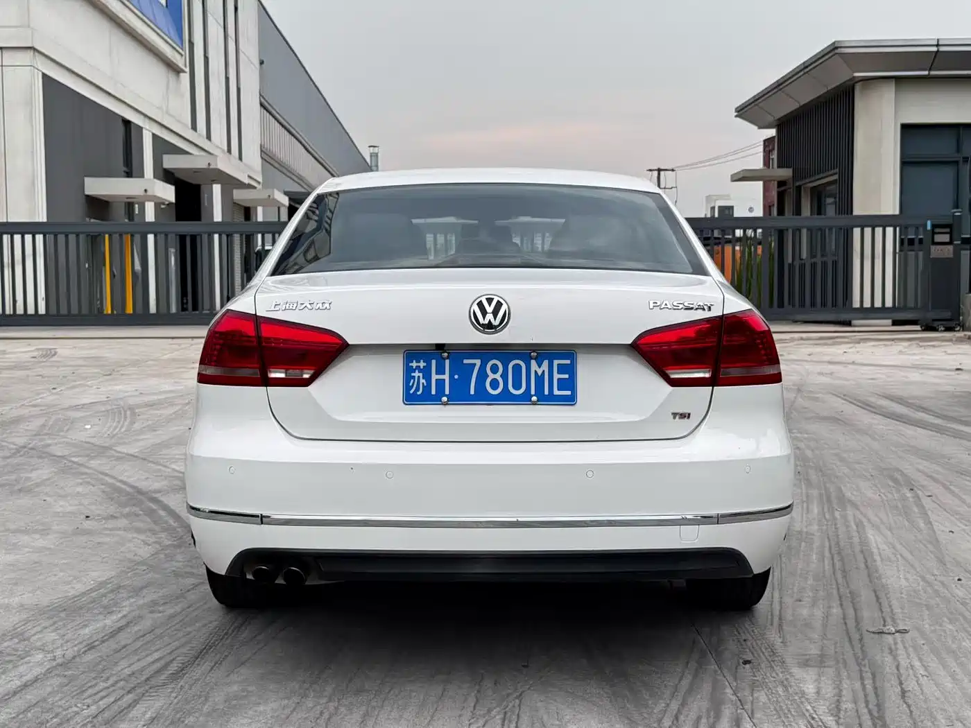 Volkswagen Passat 2012 2011 1.8TSI DSG Honor Edition