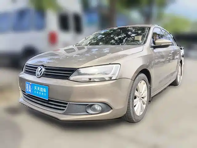Volkswagen Sagitar 2014 Facelift 1.6L Automatic Leading Version — фото 1