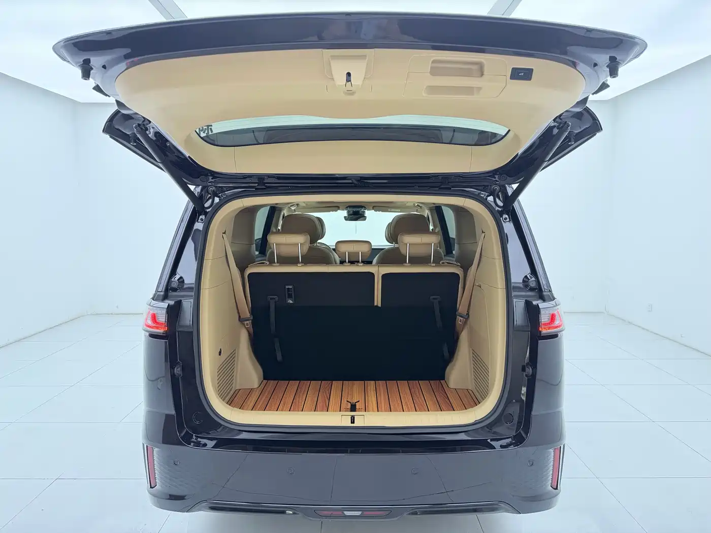 Voyah Auto Voyah Dreamer 2024 PHEV Extended Range Premium Edition фото 26