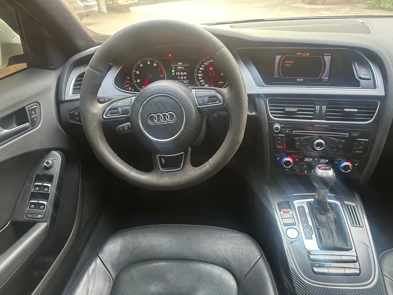 Photo 7 - Audi A4 (Import)