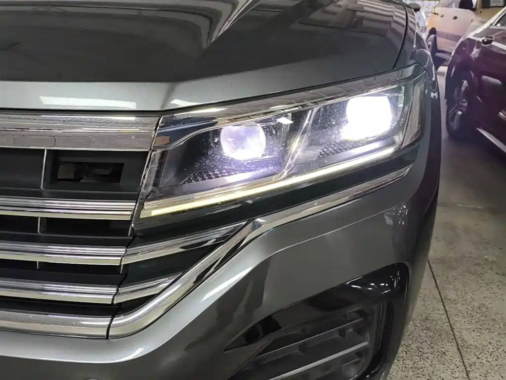 Volkswagen Touareg 2020 2.0TSI Rui Shang Edition China VI фото 24
