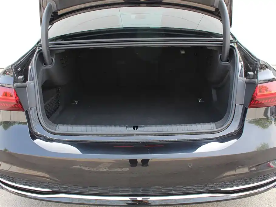 Audi A7L 2024 45TFSI S-line Dream Edition Crystal Package фото 6