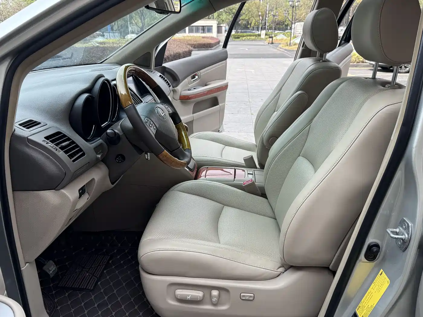 Lexus RX Classic 2006 350 фото 8