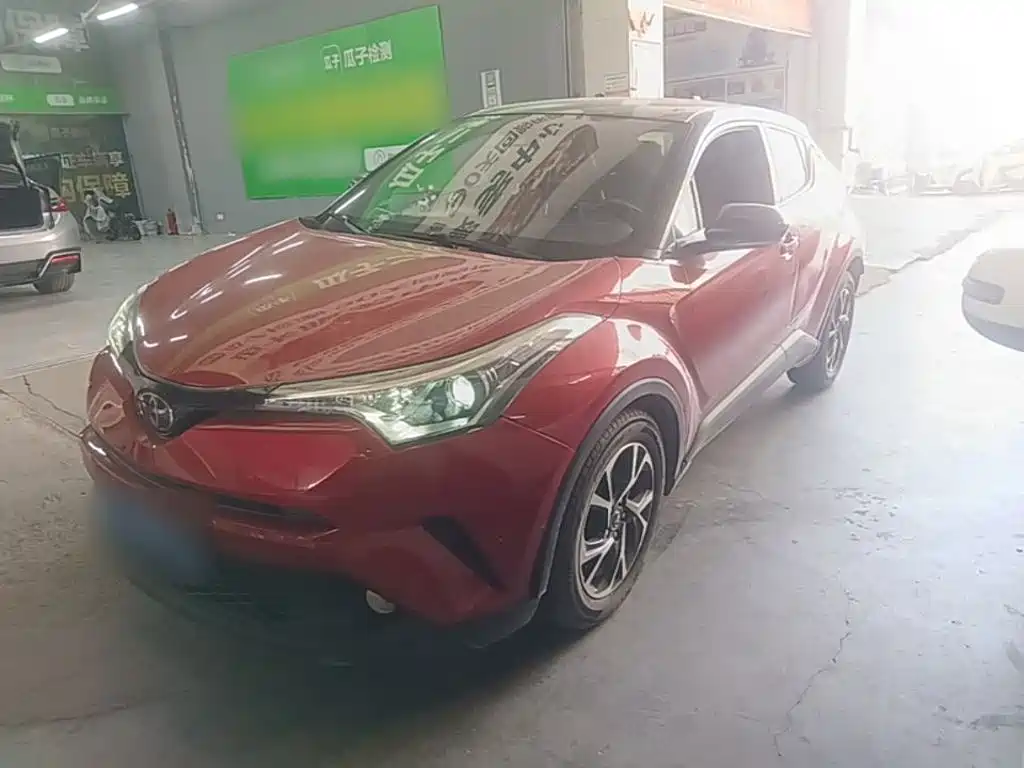 Фото 1 - Toyota C-HR