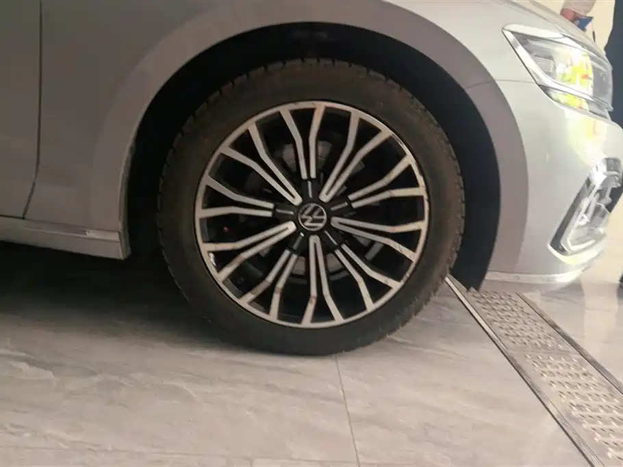 Volkswagen Phideon 2021 380TSI Luxury Edition фото 6