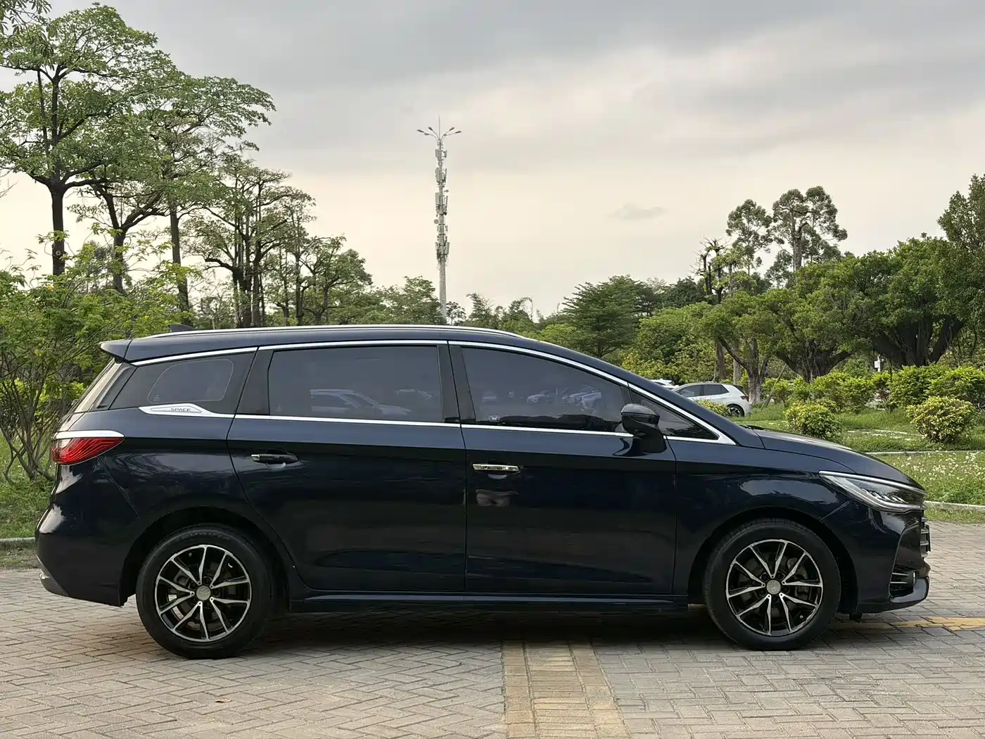 BYD Song MAX 2018 1.5T Auto Smart Connected Elite 6-Seater фото 4