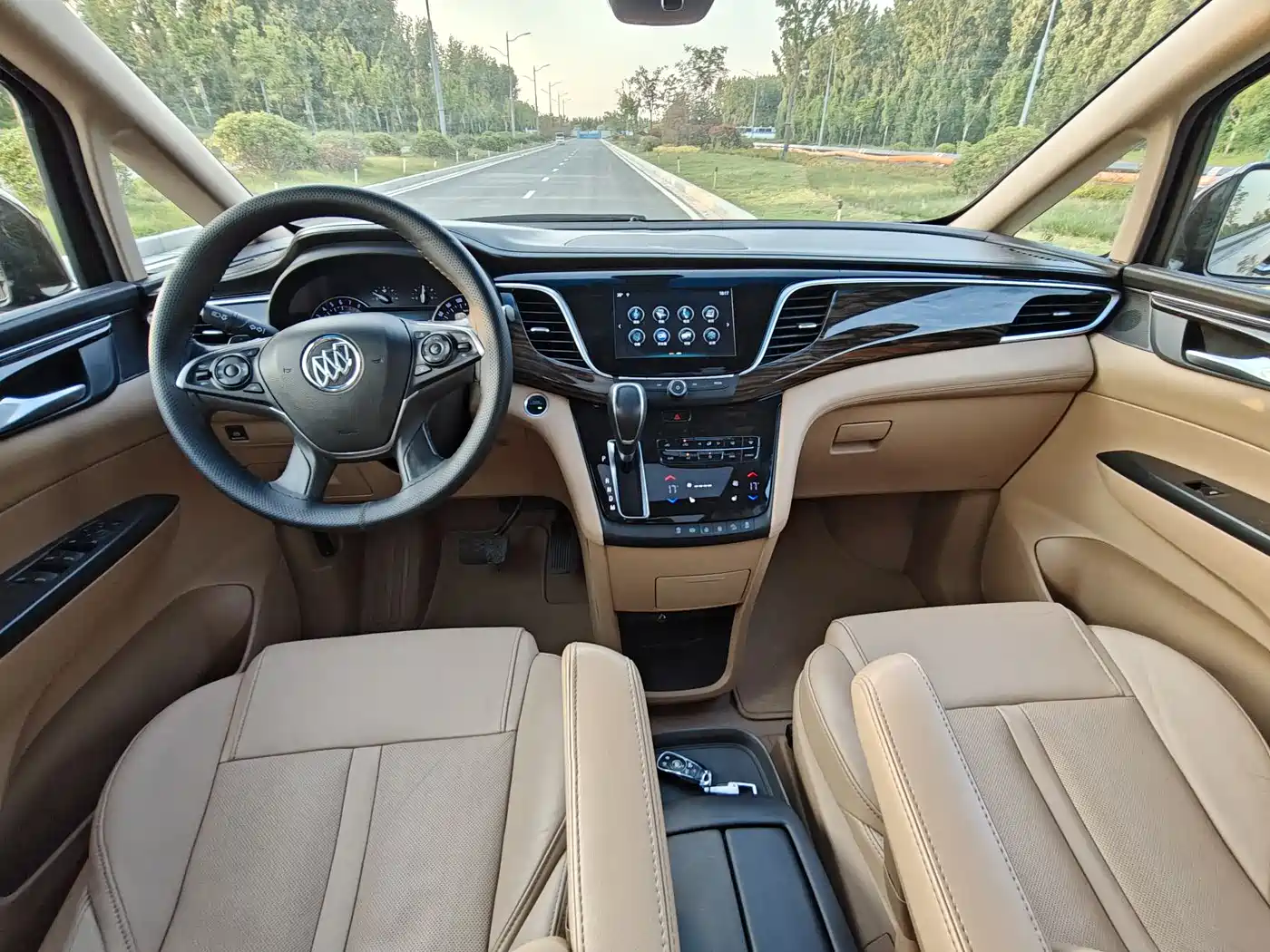 Buick GL8 2017 ES 28T Luxury China V фото 10