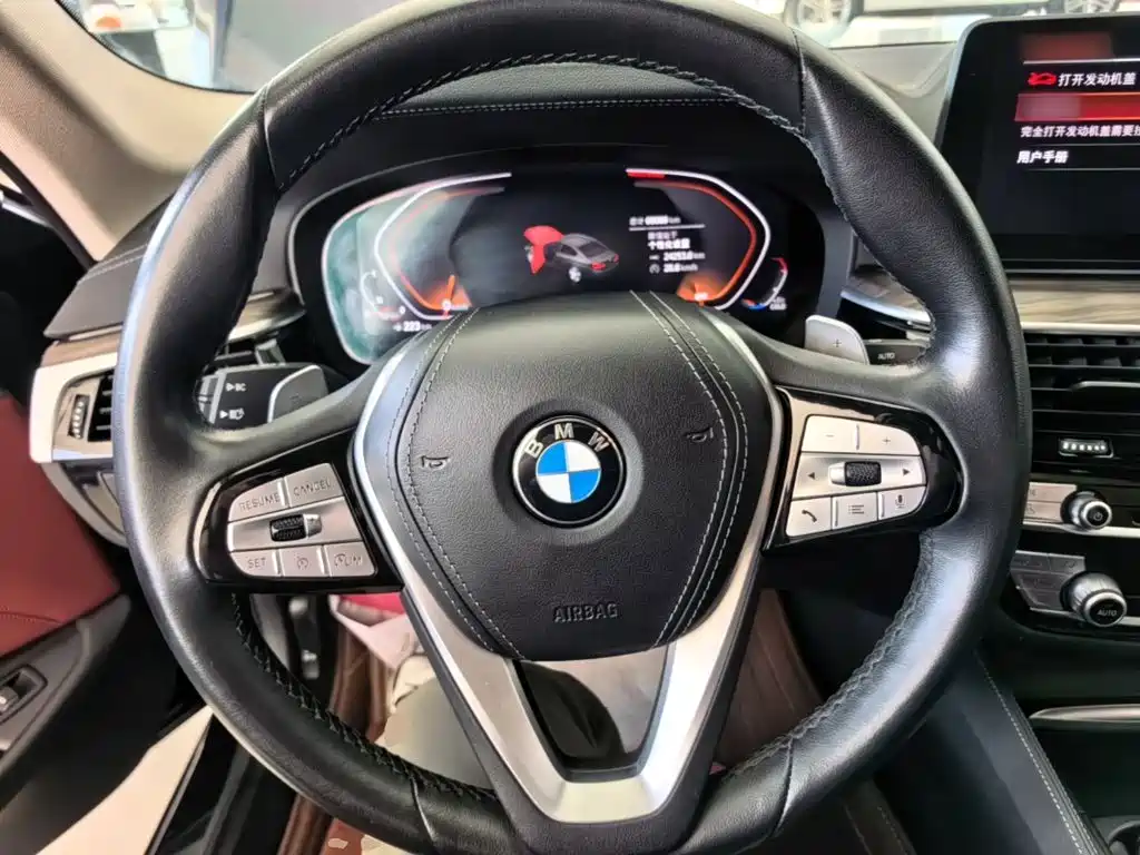 Photo 11 - BMW 5 Series