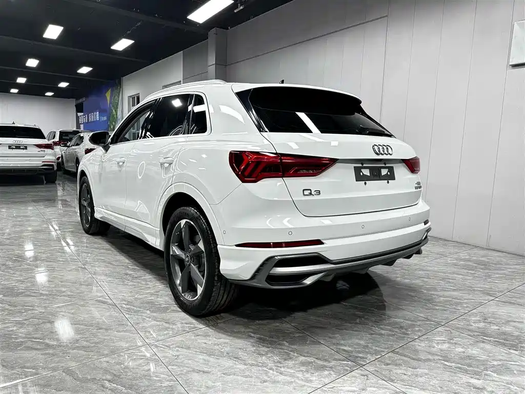 Audi Q3 2022 35 TFSI Fashion Dynamic фото 4