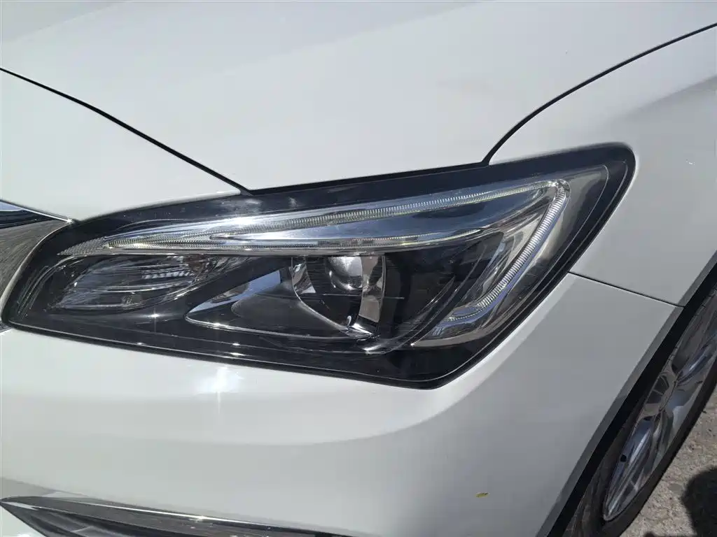 Buick Verano 2018 Sedan 20T Dual Clutch Leading фото 3