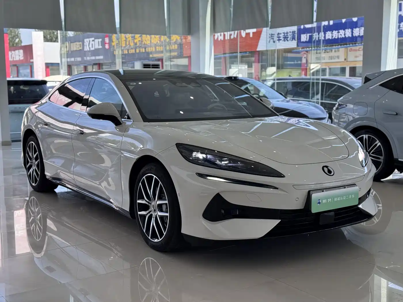 Denza Z9 2024 2024 Model 1100km AWD Max Edition