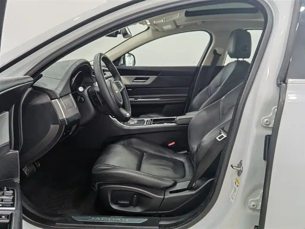 Jaguar XFL 2018 XFL 2.0T 200PS Elegance фото 10
