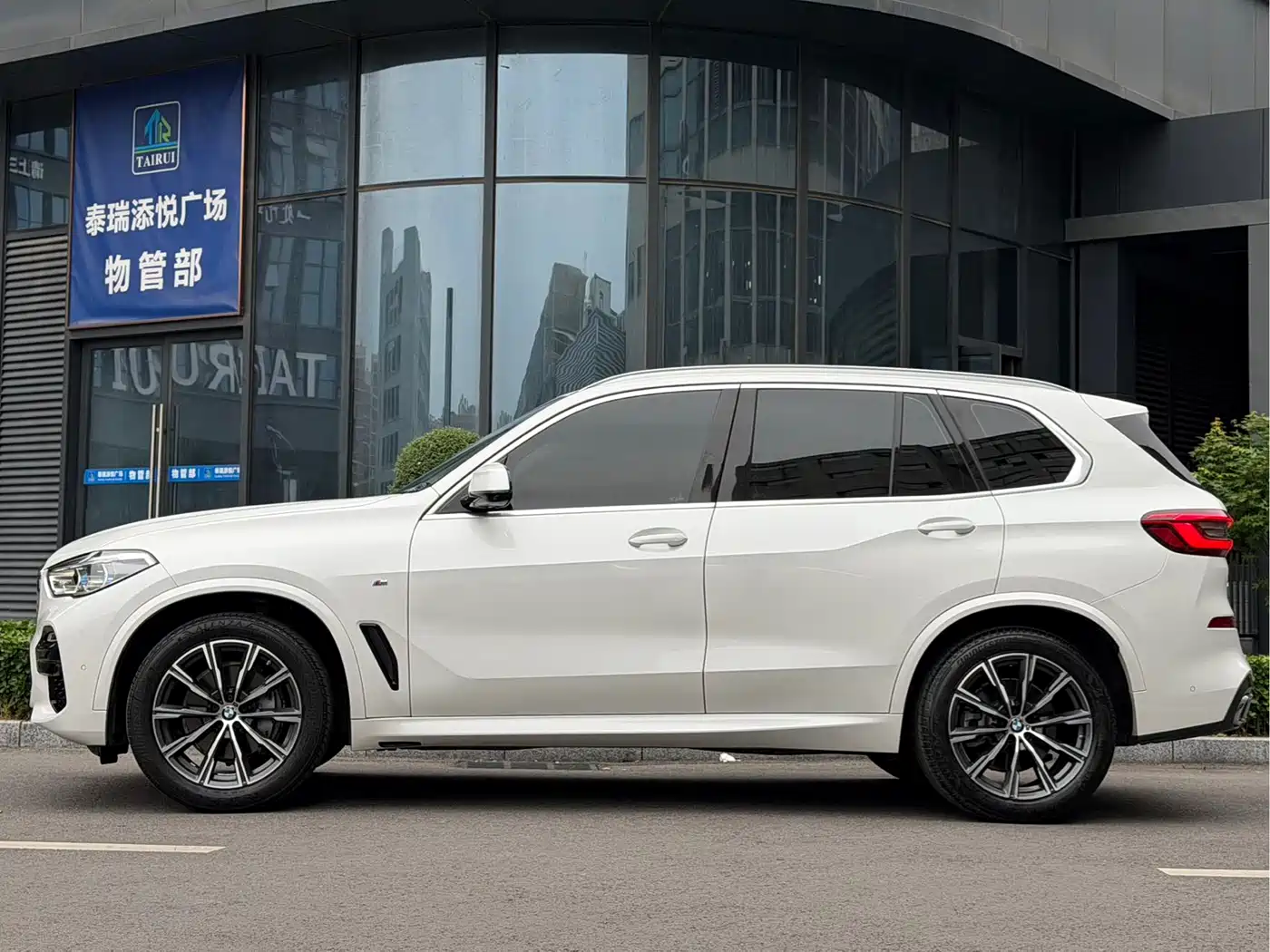 BMW X5 (Import) 2020 xDrive40i M Sport Package фото 5