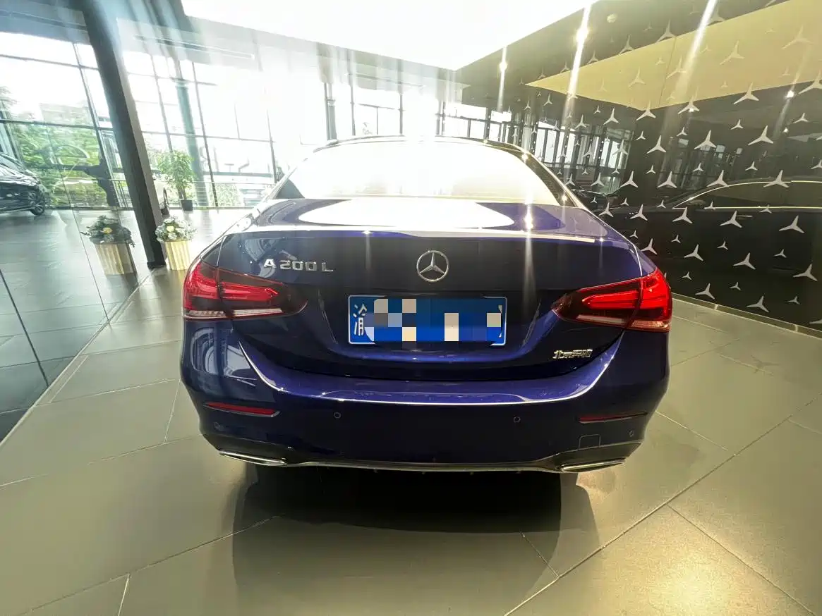 Mercedes-Benz A-Class 2020 A 200 L Sport Sedan фото 4