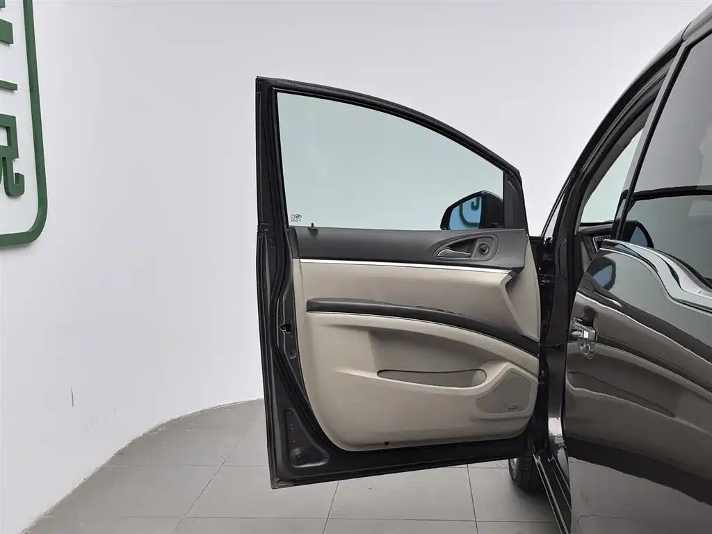 Buick GL8 2013 3.0L XT Luxury Business Flagship Edition фото 8
