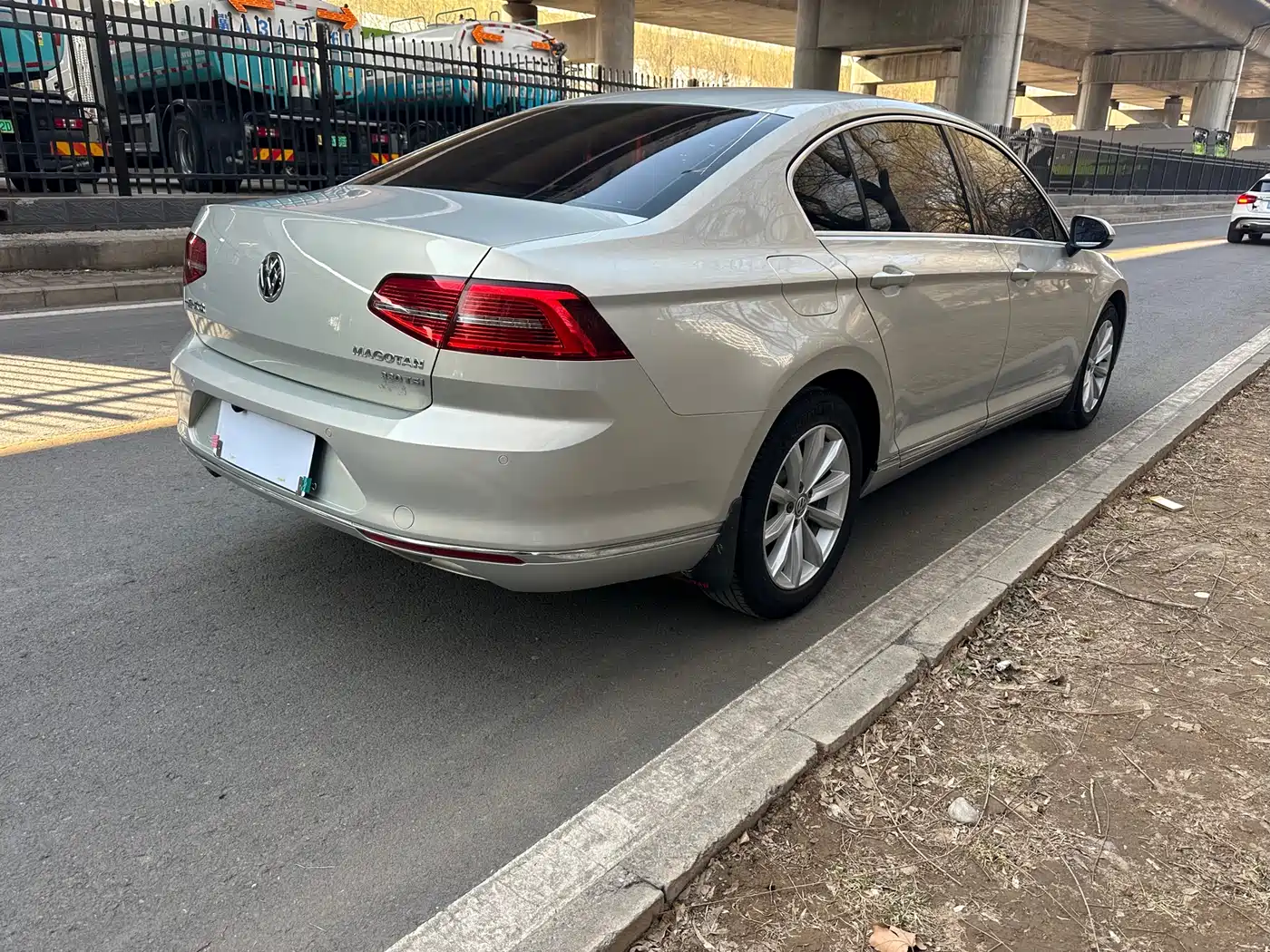 Volkswagen Magotan 2018 330TSI DSG Leading фото 15
