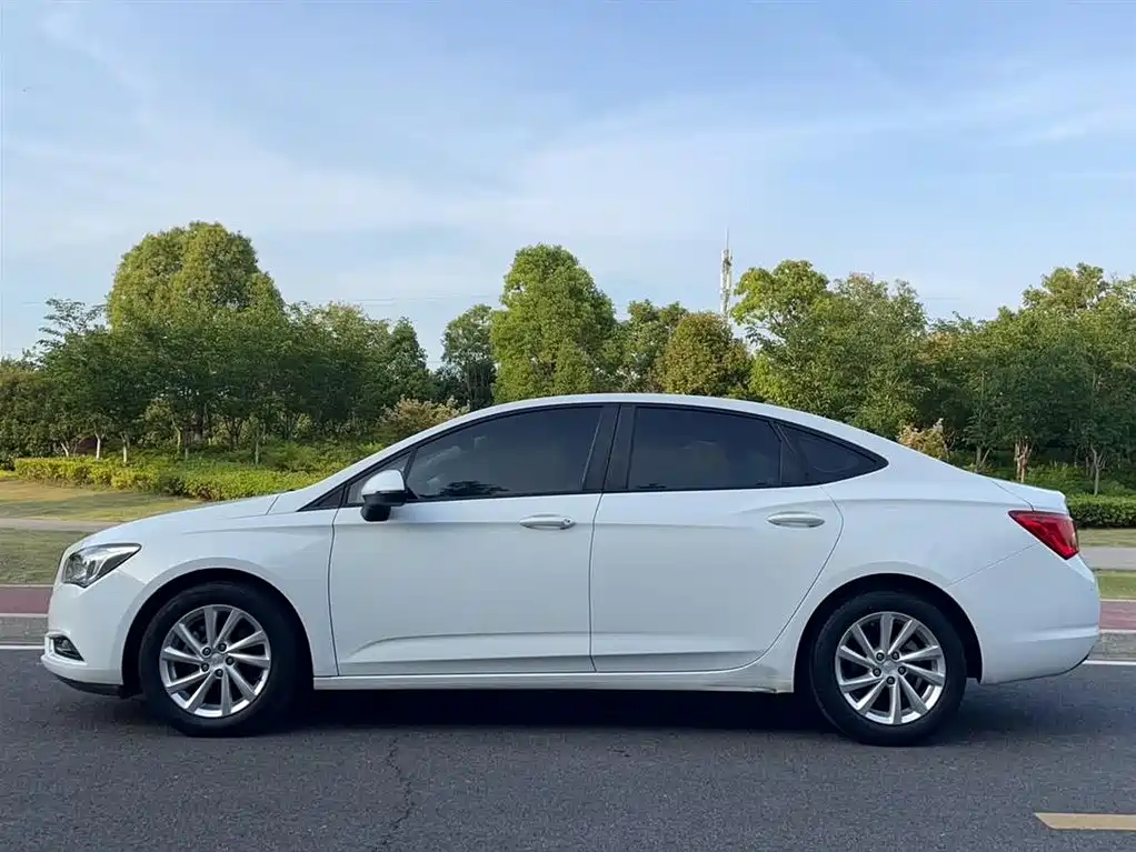 Buick Verano 2015 Sedan 15S Automatic Leading фото 20