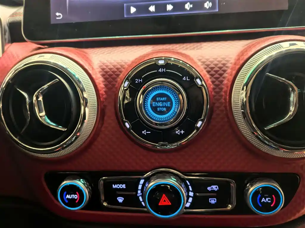 BAIC ORV Beijing Offroad BJ40 2018 PLUS 2.0T Manual 4WD Premium Edition China V фото 6