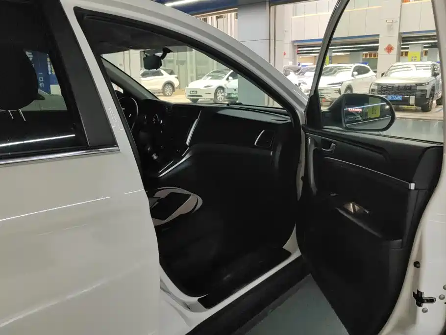 Фото 8 - Haval M6