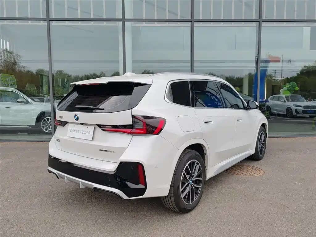 BMW iX1 2025 eDrive25L M Sport Package фото 5