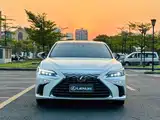 Photo 2 - Lexus ES