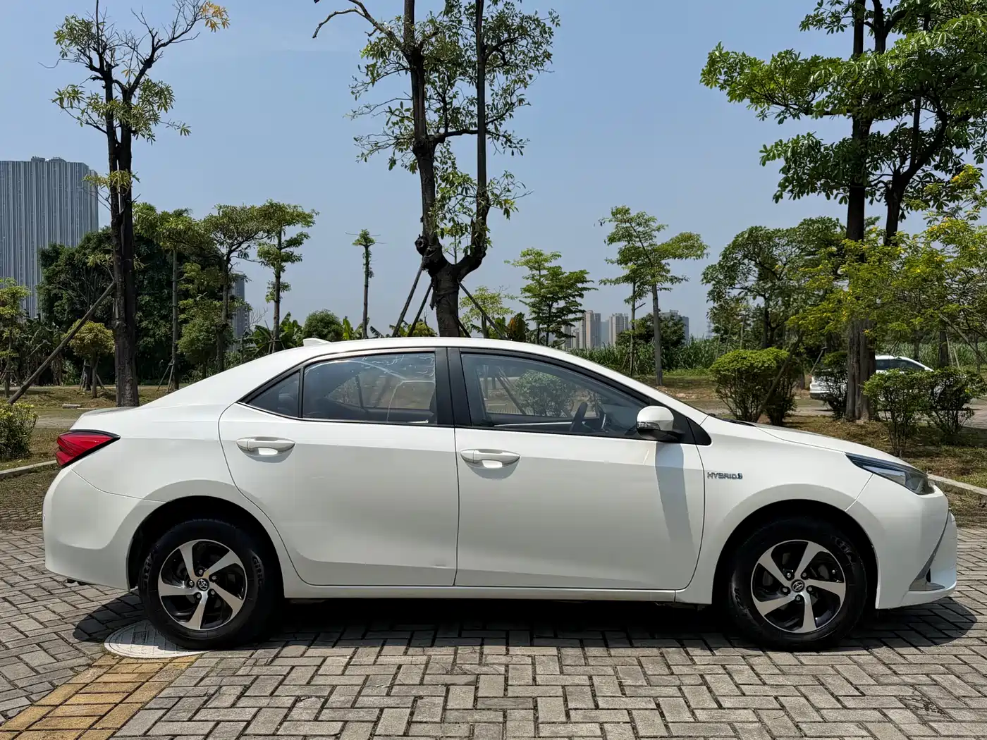 Toyota Levin 2017 Facelift Hybrid 1.8H GS E-CVT Elite Sunroof Edition China V фото 8