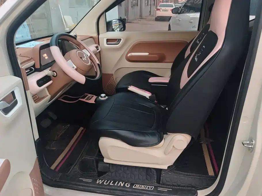 Фото 11 - Wuling Motors Hongguang MINIEV
