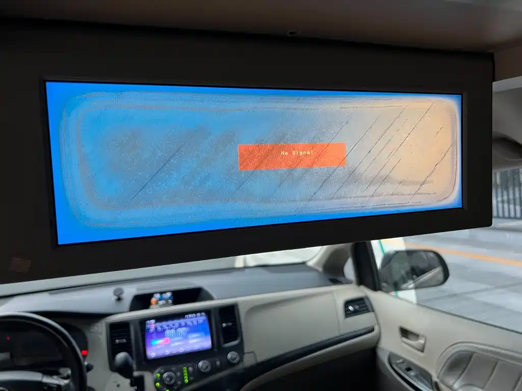 Фото 30 - Toyota Sienna