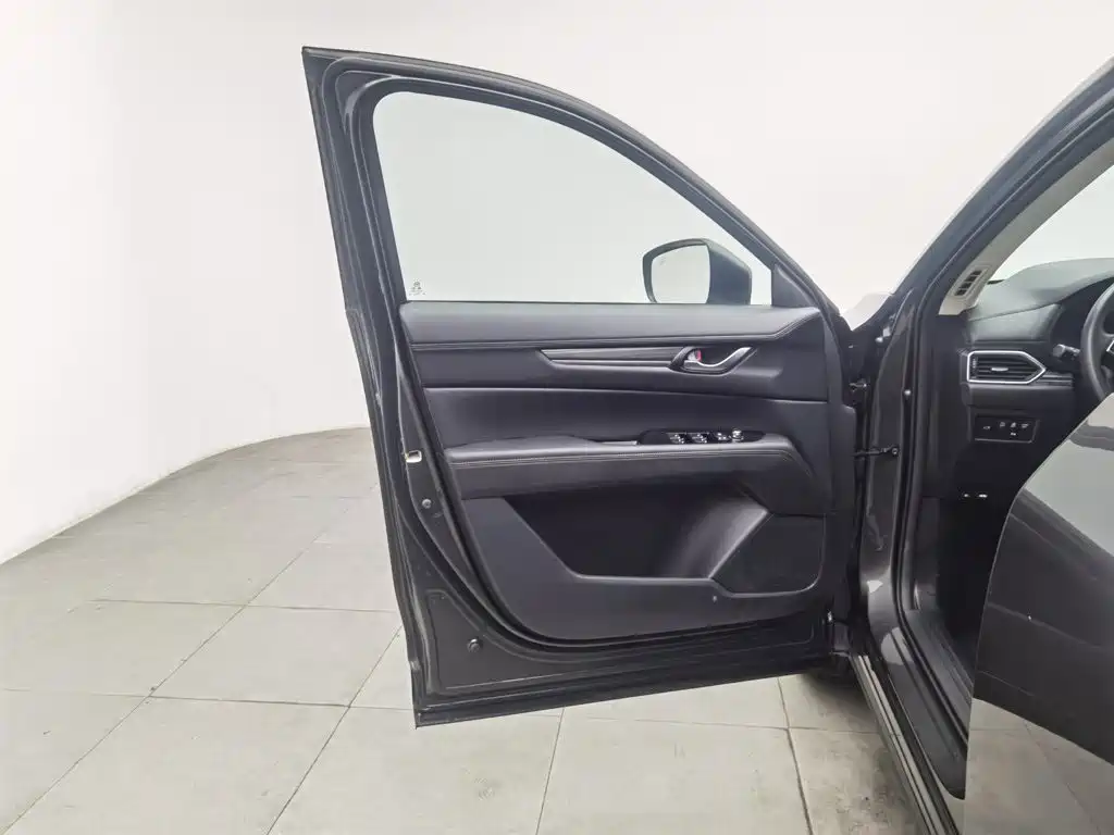 Photo 8 - Mazda CX-5