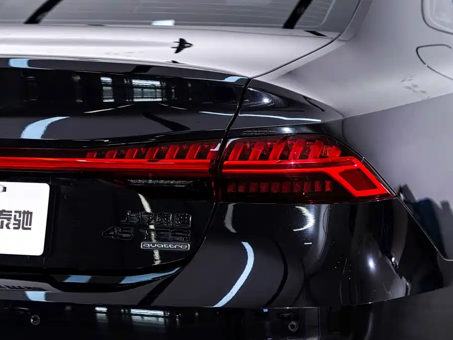 Audi A7L 2025 2024 45 TFSI quattro Black Warrior Edition