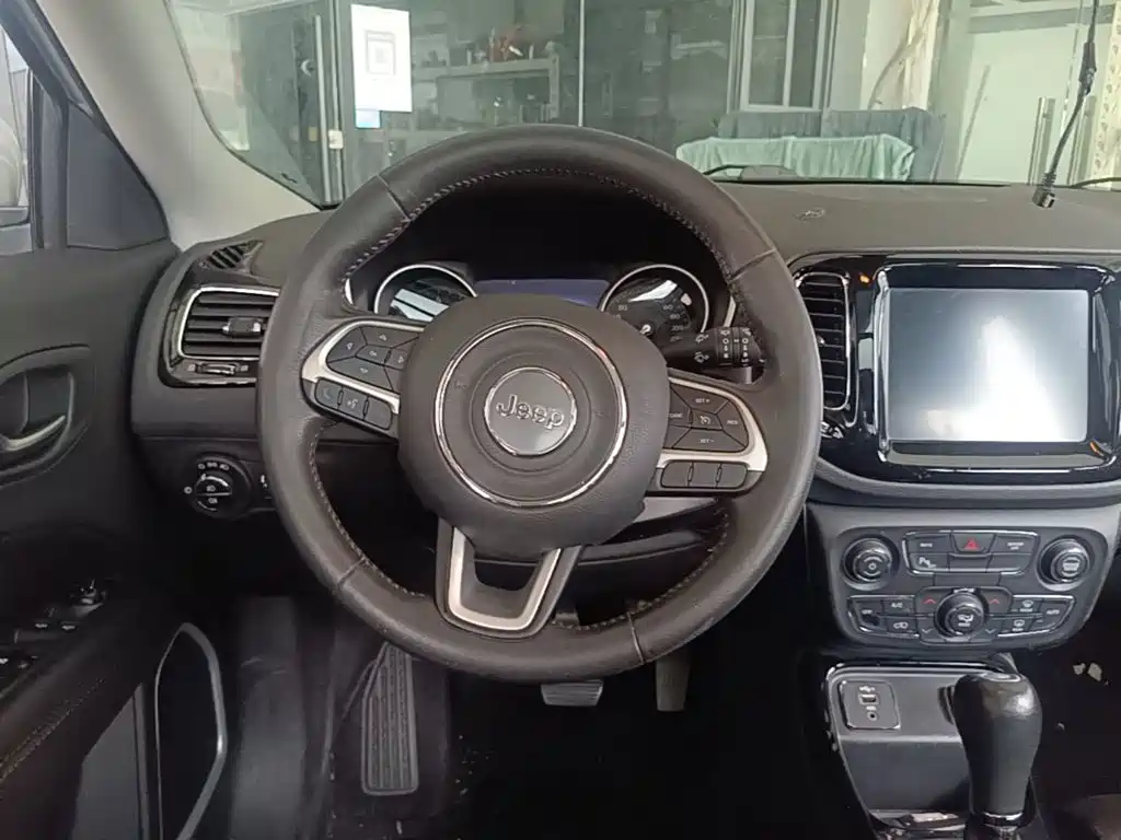 Jeep Compass 2020 2019 220T Automatic Family Edition