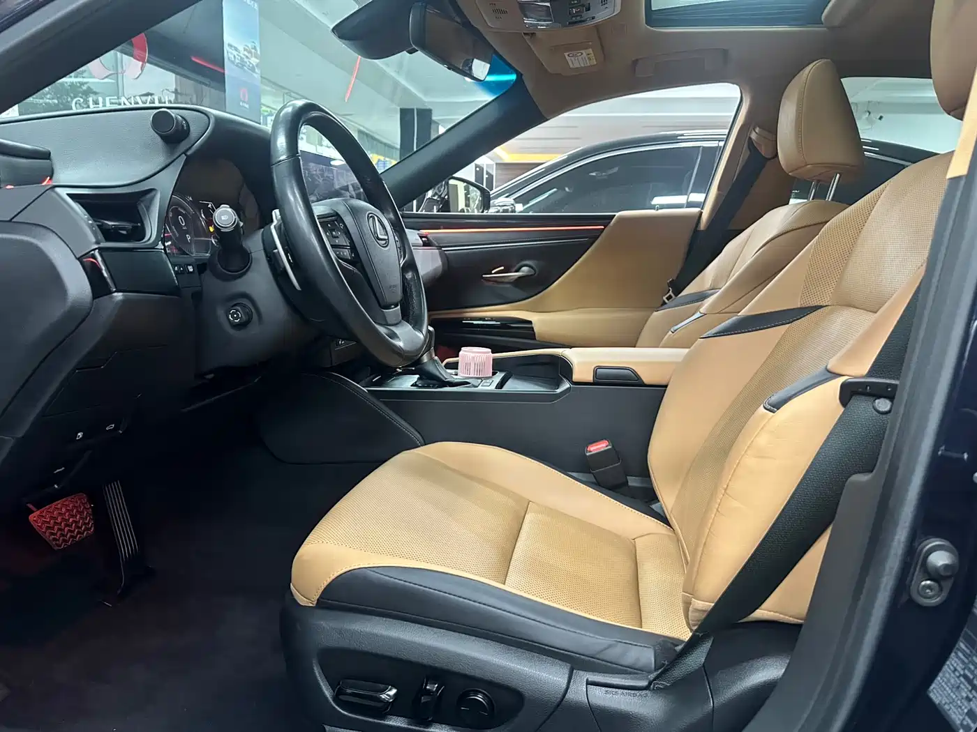 Lexus ES 2022 300h Excellence Edition фото 9