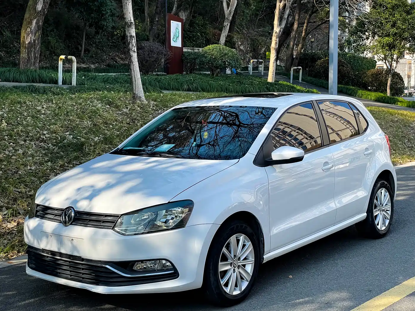 Volkswagen Polo 2016 1.6L Automatic Comfort фото 2