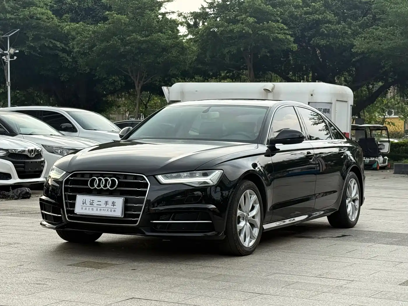 Фото 1 - Audi A6L
