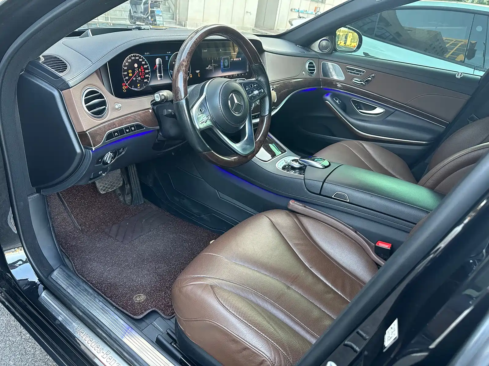 Photo 11 - Mercedes-Benz S-Class