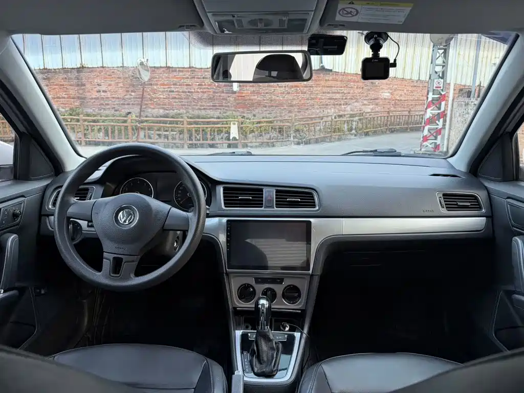 Photo 9 - Volkswagen Lavida