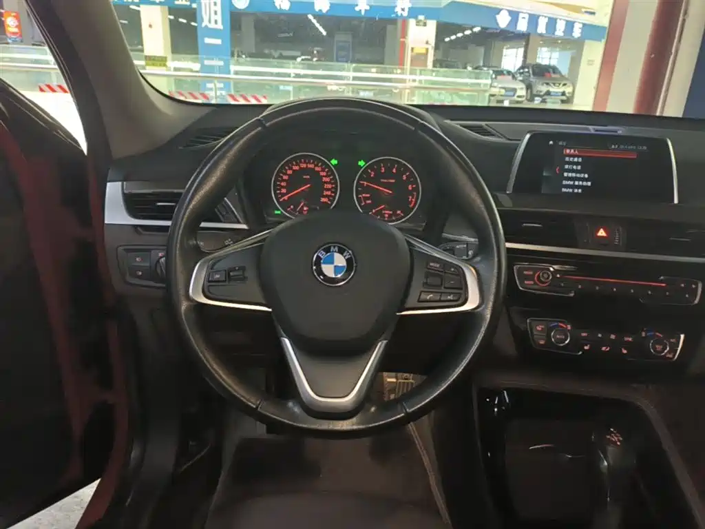 BMW X1 2018 xDrive20Li Premium Model фото 7