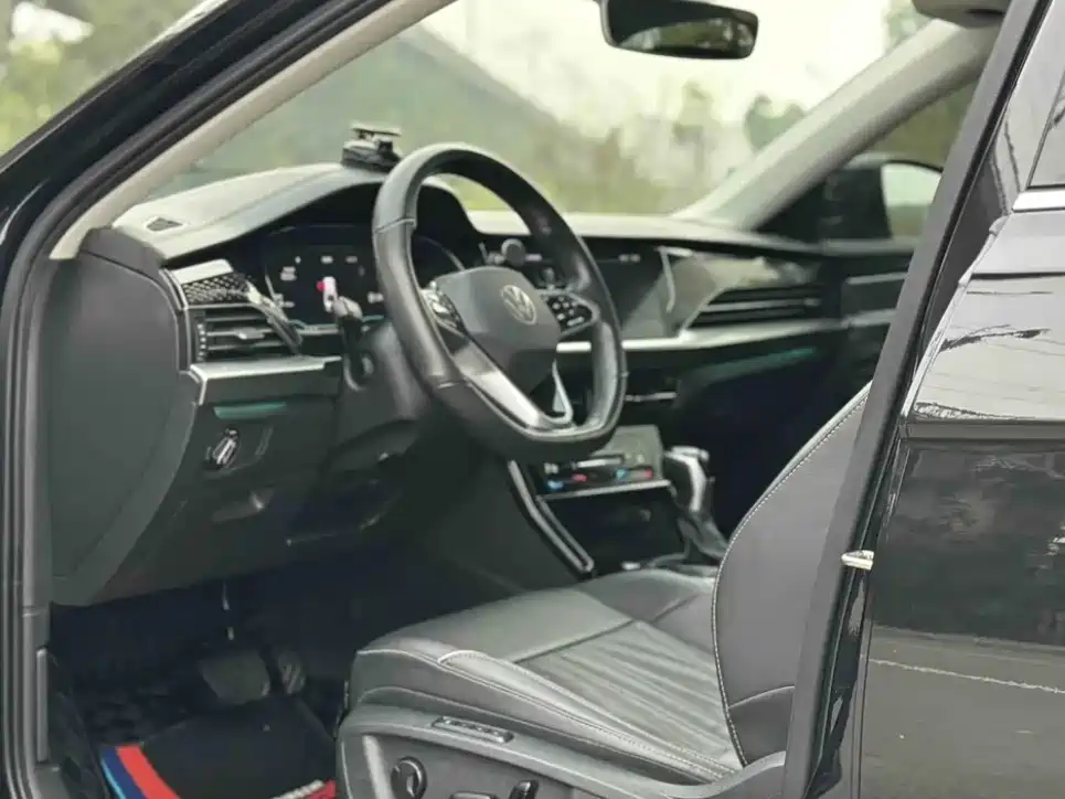 Photo 4 - Volkswagen Passat