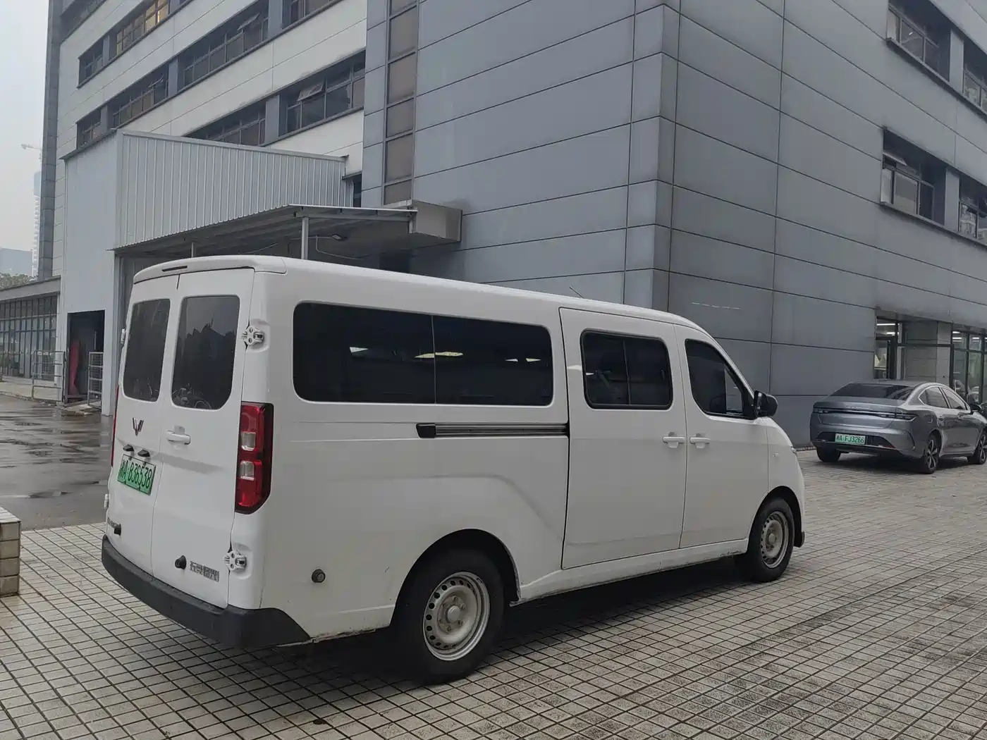 Wuling Motors Wuling Yangguang 2026 2026 Model 440km Passenger Van Comfort Version (6-Seater)