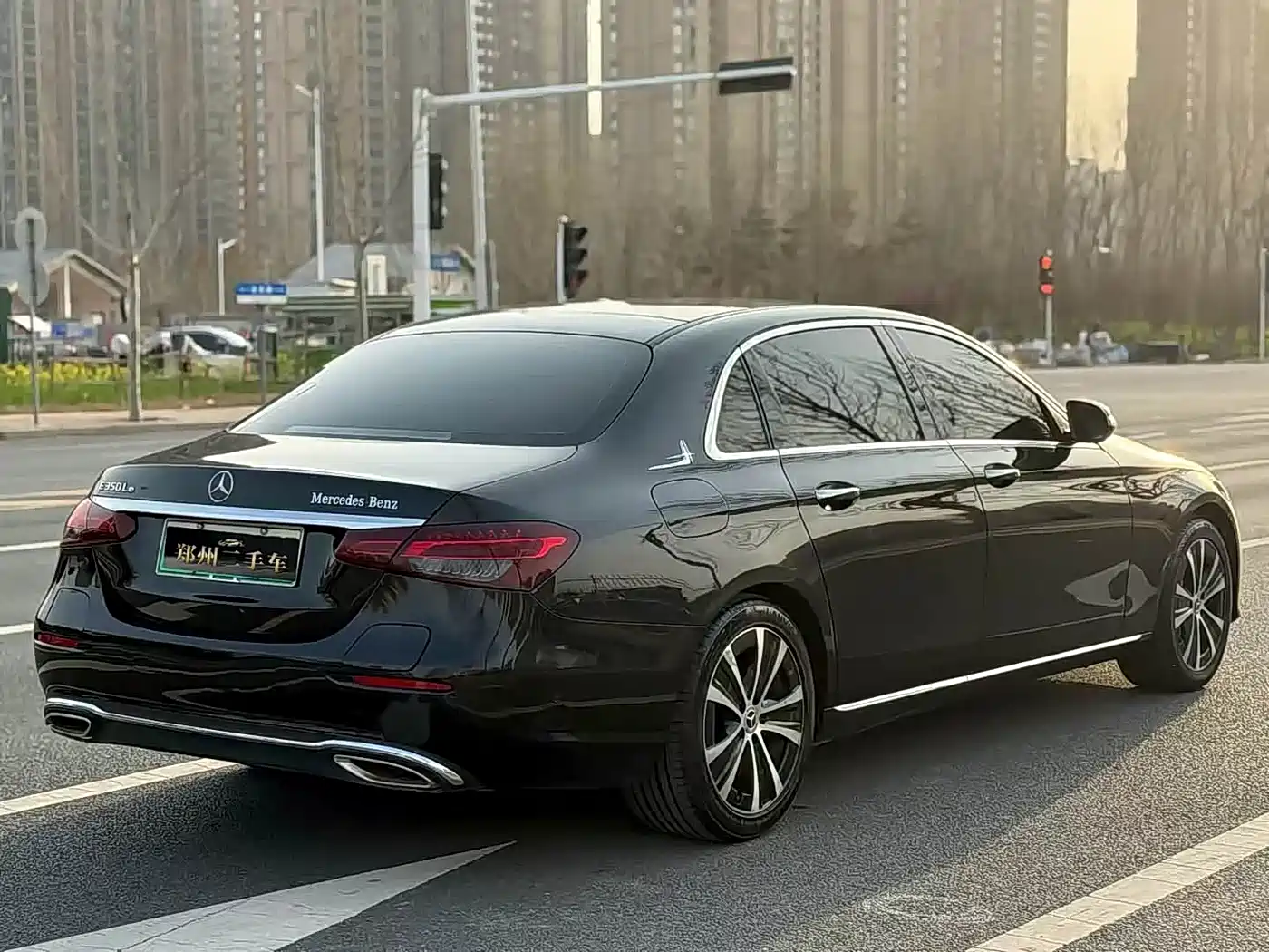 Mercedes-Benz E-Class New Energy 2022 E 350 e L Plug-in Hybrid Sedan фото 15