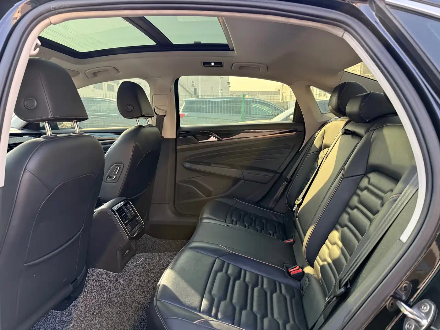 Volkswagen Passat 2021 Model 330TSI Elite Edition фото 15