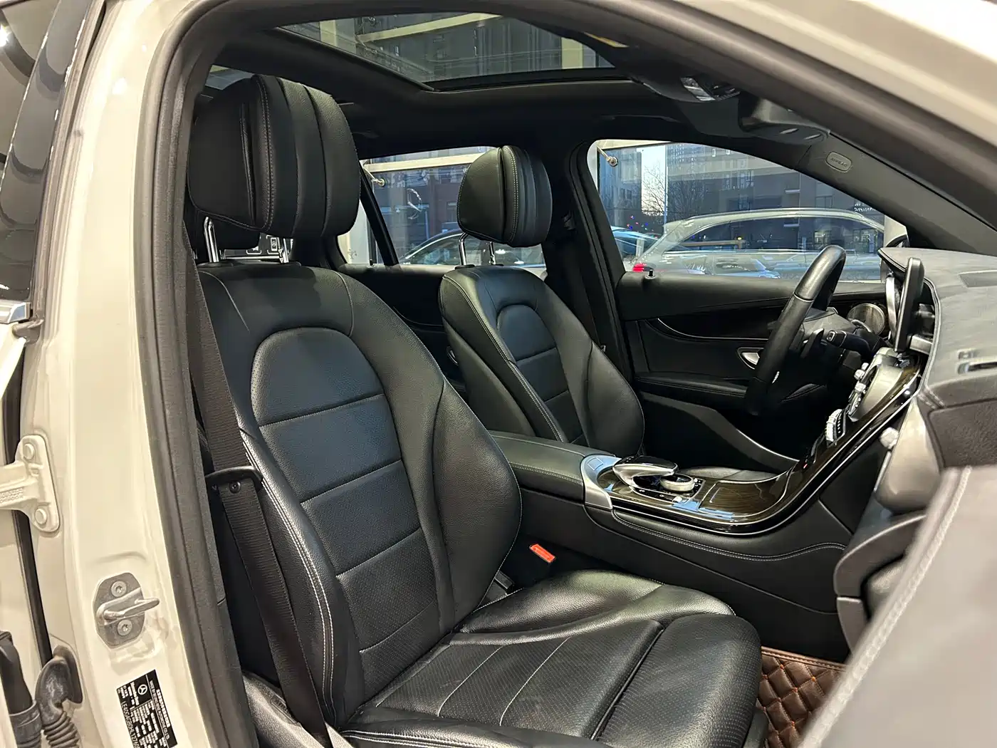 Mercedes-Benz GLC 2017 GLC 260 4MATIC Dynamic фото 16
