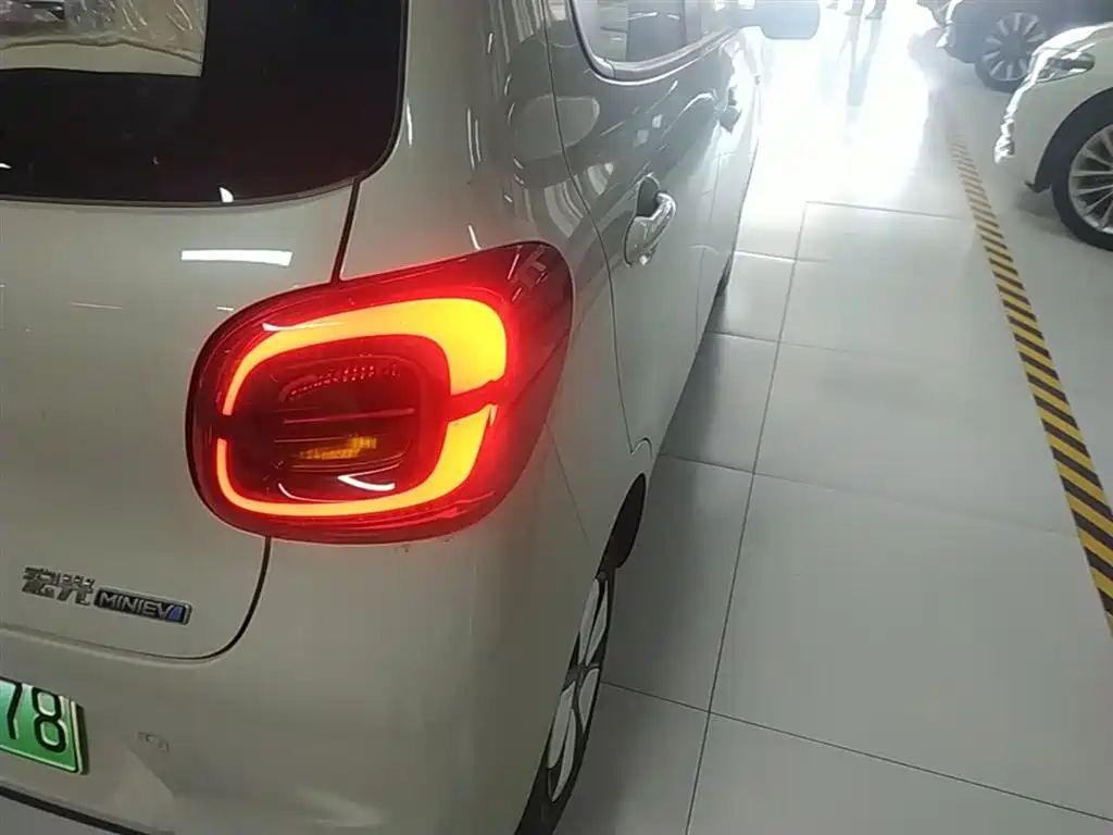 Wuling Motors Hongguang MINIEV 2026 2025 4-Door Advanced