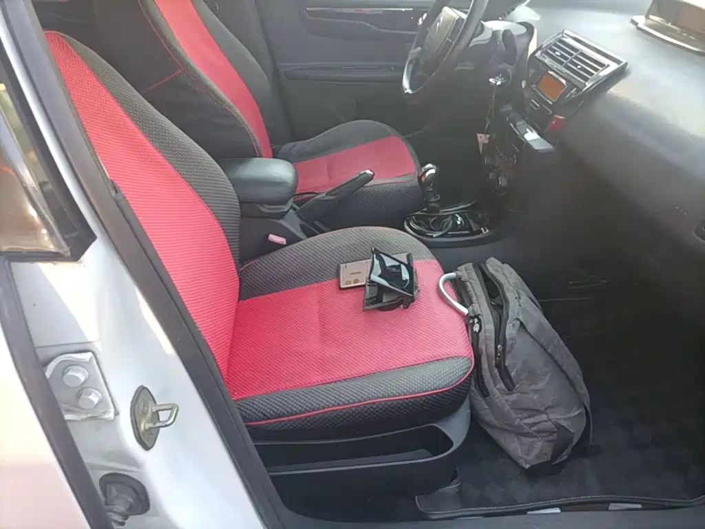Фото 25 - Citroën C-Quatre