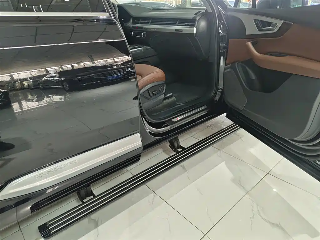 Audi Q7 2018 45 TFSI Technology фото 18