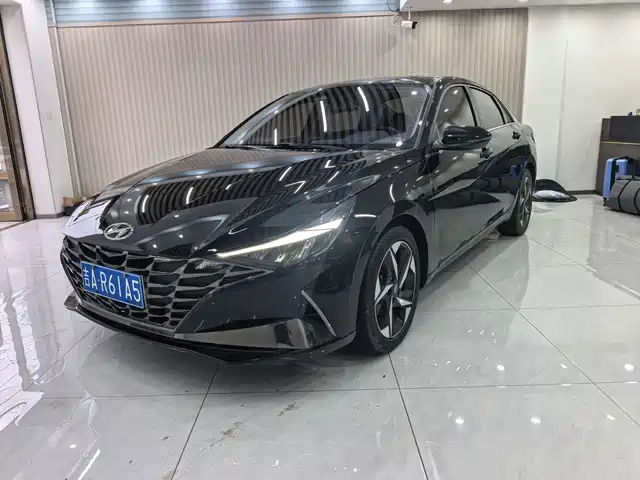 Hyundai Elantra 1.5L CVT LUX, Премиум