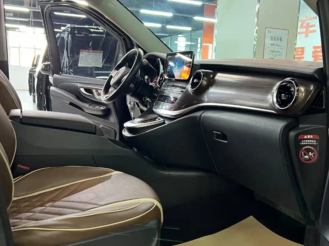 Mercedes-Benz V-Class 2021 V 260 Pilot Edition фото 15